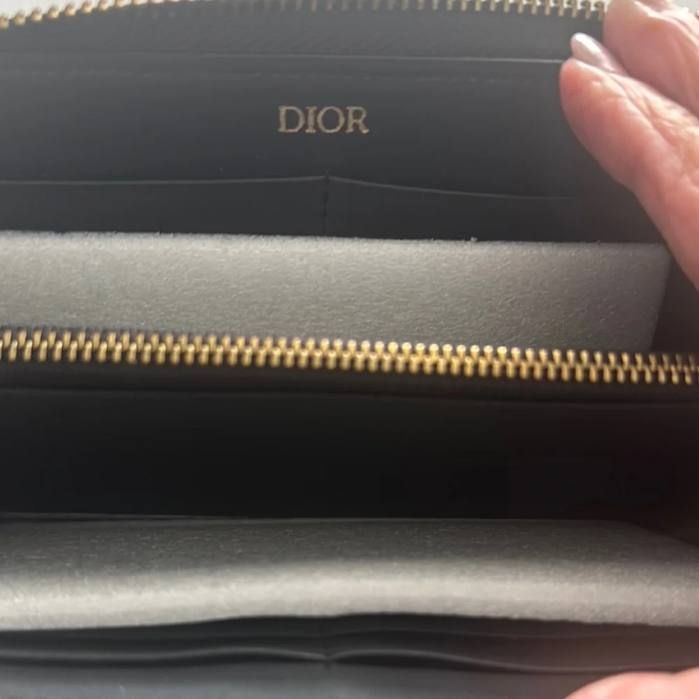 Dior Black and Cream Wallet - Picture 4 of 10